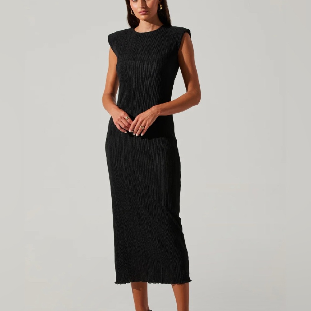 ASTR plisse straight neck midi dress size large